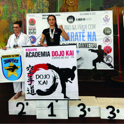 Podium Feminino Karate Karatê na Praia danketsu