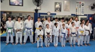 Alunos no exame de graduação Dojokai